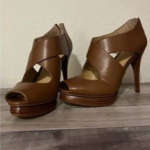 Micheal Kors Platform High Heel 👡